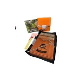 KALIMBA MARQUES COM MARTELO AFINADOR E CASE 17 TECLAS