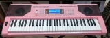 TECLADO MUSICAL TECLA SENSITIVA COR PINK K189 61 TECLAS MEDELI DIGITAL ACORDES